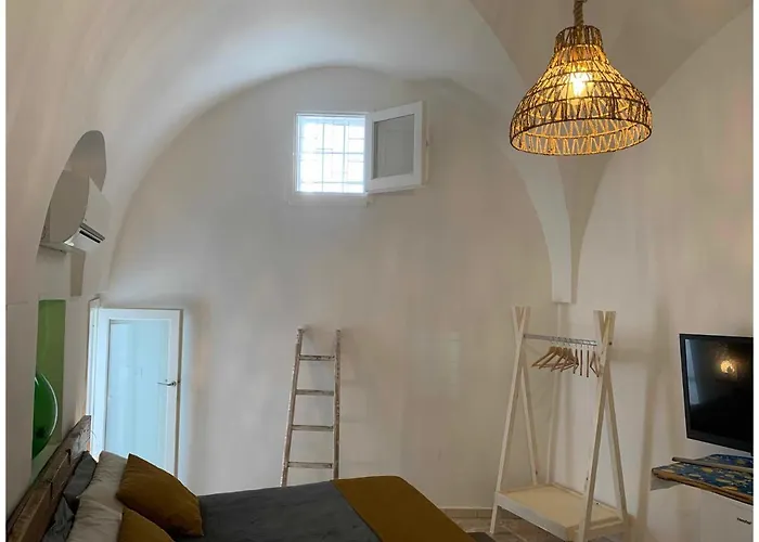 Biancostuni 81 Apartament