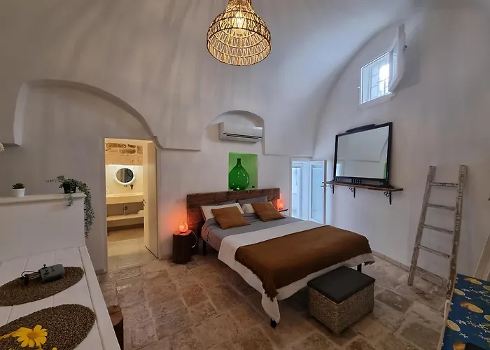 Biancostuni 81 Apartament